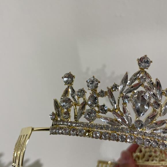 Gold Tiara - Picture 4 of 4